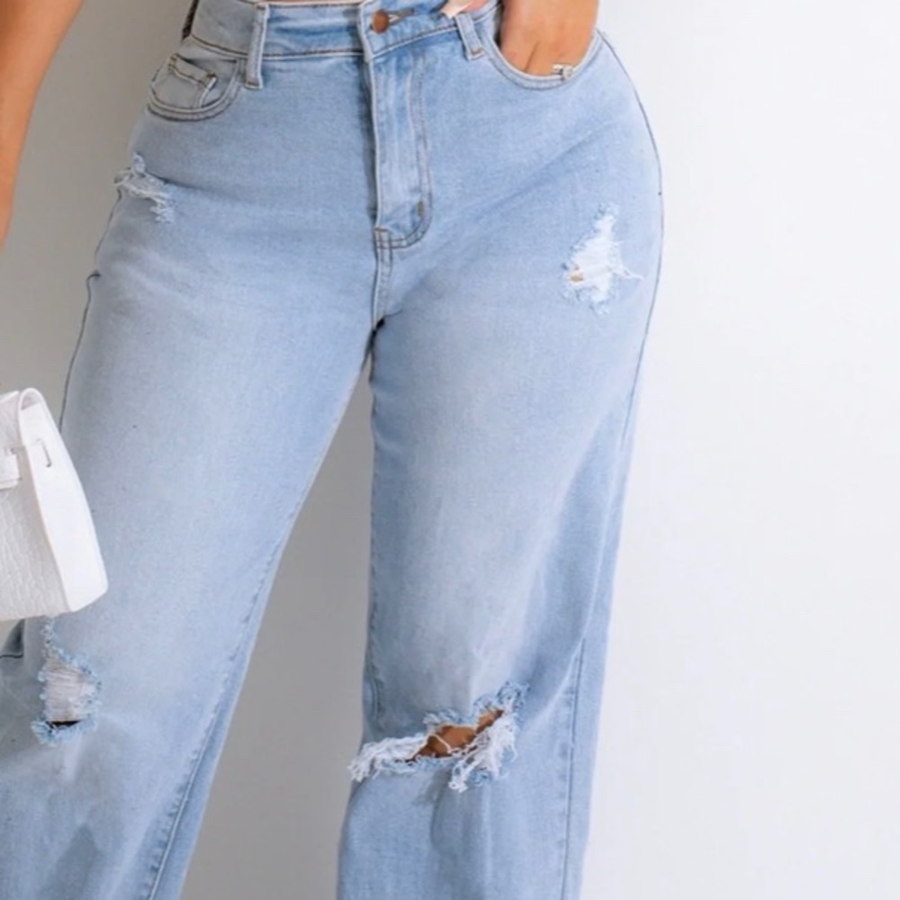 Bootleg, wide flare jeans, light wash, Size 3, NEVER WORN NEW NEW